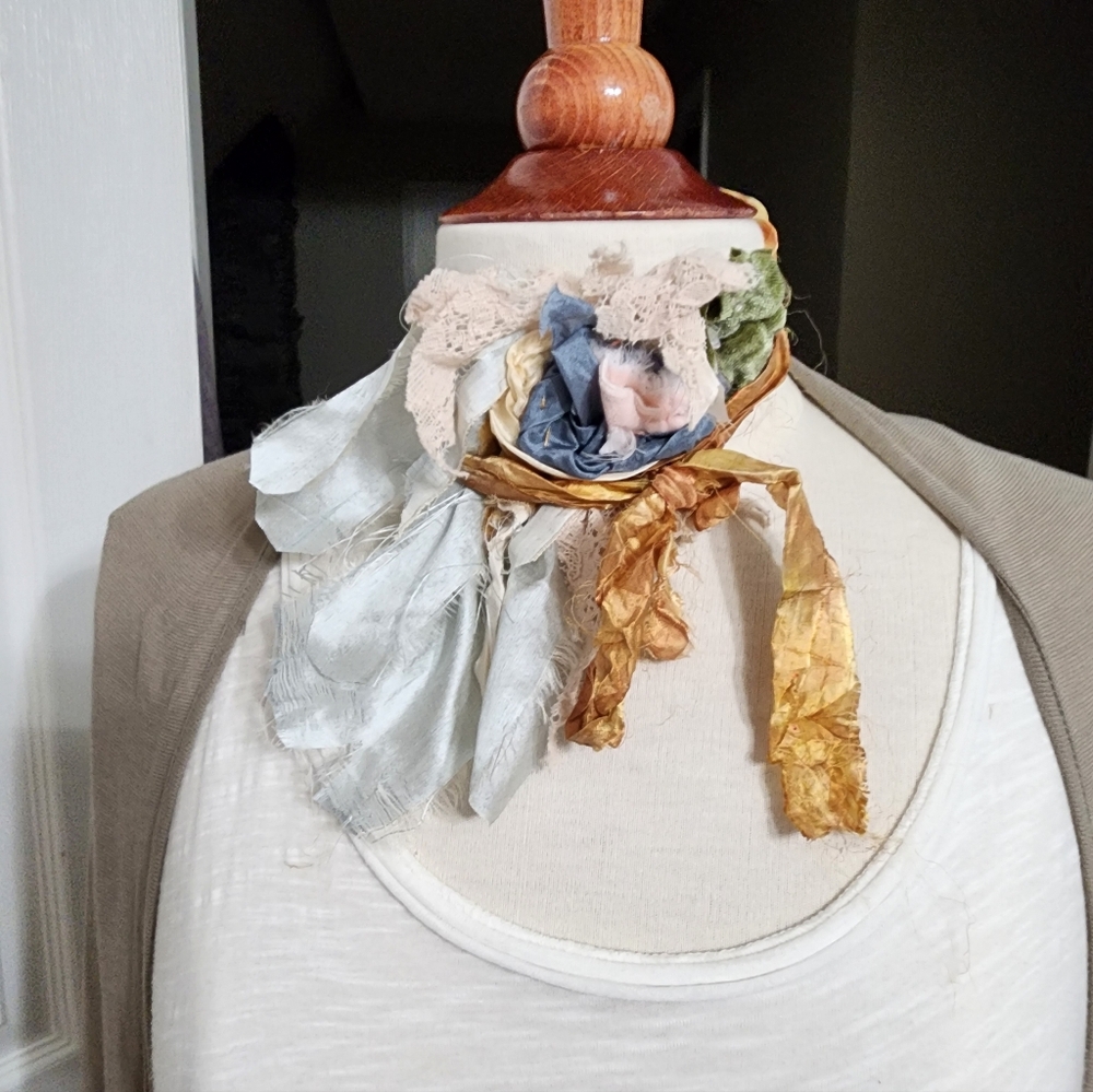 JABOT Slow Stitching🩷🩷🩷MOSSIE ANNA ARTISAN DESIGN NWT - Picture 6 of 14